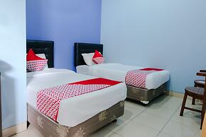 OYO 778 Guest House Amalia Malang