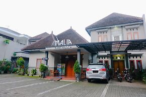 OYO 778 Guest House Amalia Malang