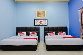 OYO 778 Guest House Amalia Malang
