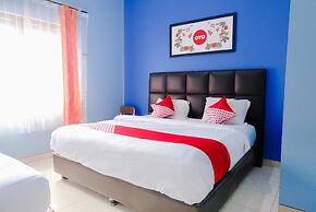 OYO 778 Guest House Amalia Malang