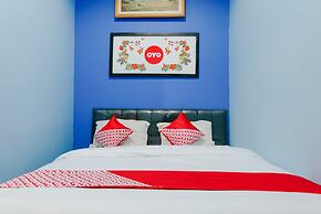 OYO 778 Guest House Amalia Malang