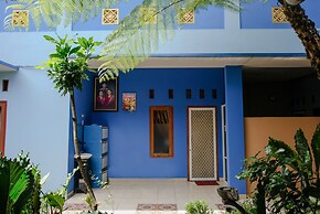 OYO 778 Guest House Amalia Malang