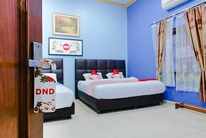 OYO 778 Guest House Amalia Malang