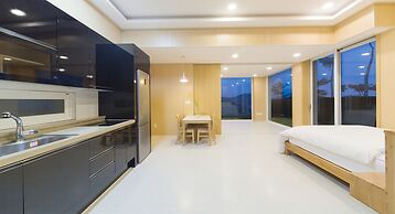 The Mare Pool Villa Pension