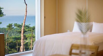 The Mare Pool Villa Pension