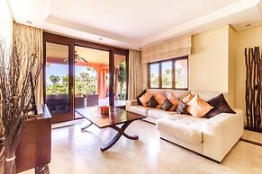 Frontline beach 3 bedroom apartment