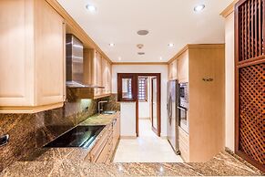 Frontline beach 3 bedroom apartment