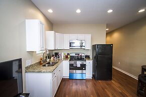 Renovated 2br/2ba Near Downtown