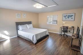 Remodeled Guest House Near Downtown/military Base