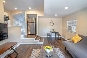 Remodeled Guest House Near Downtown/military Base