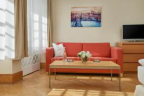 Mostecká 12 Residence