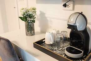 Luxury Rooms With Balcony