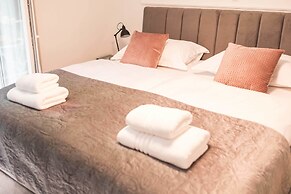 Luxury Rooms With Balcony