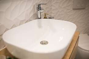 Luxury Rooms With Balcony