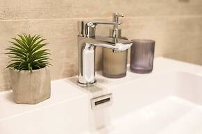 Luxury Rooms With Balcony