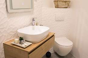 Luxury Rooms With Balcony