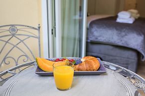 Luxury Rooms With Balcony