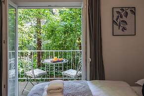 Luxury Rooms With Balcony