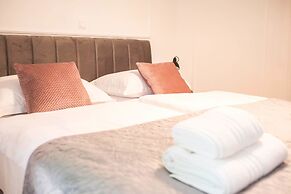 Luxury Rooms With Balcony