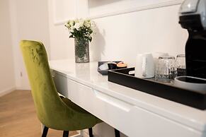 Luxury Rooms With Balcony