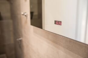 Luxury Rooms With Balcony