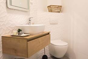 Luxury Rooms With Balcony