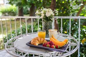 Luxury Rooms With Balcony