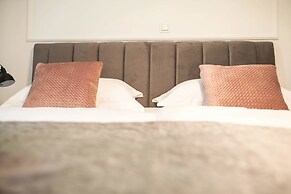 Luxury Rooms With Balcony