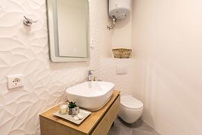 Luxury Rooms With Balcony