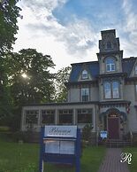 Bluenose Lodge
