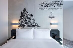 Golden Tulip Design Tbilisi