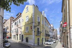 Tailor Made Flat in Central Bairro Alto