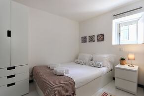 Tailor Made Flat in Central Bairro Alto