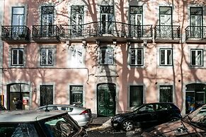 Cozy Tailor Made With a Refreshing Terrace