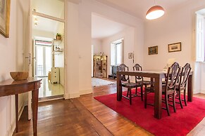 Spacious Tailor Made Bairro Alto