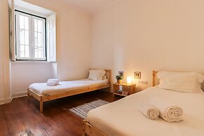 Spacious Tailor Made Bairro Alto