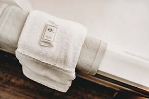 Bicentennial Inn