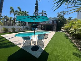 Canario  3 Bedroom Home by RedAwning