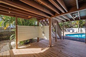 Canario  3 Bedroom Home by RedAwning