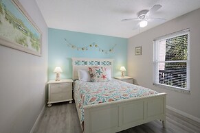 Canario  3 Bedroom Home by RedAwning