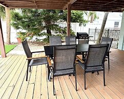 Canario  3 Bedroom Home by RedAwning