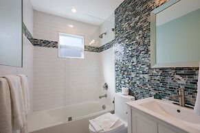 Canario  3 Bedroom Home by RedAwning