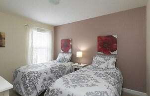 Amazing 6 Bedrs 5 Bths Paradise Palms