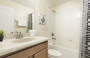 Amazing 6 Bedrs 5 Bths Paradise Palms