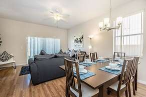 1104cal 4 Bedroom Townhome in a Resort Waterpark