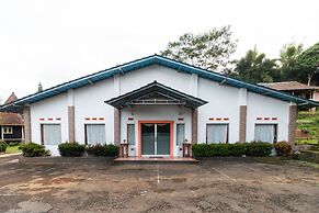 OYO 644 Grand Yustik Selabintana