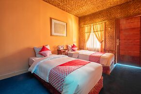 OYO 644 Grand Yustik Selabintana