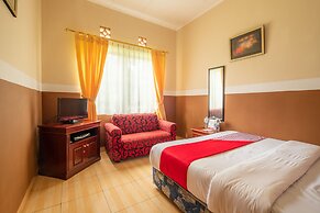 OYO 644 Grand Yustik Selabintana