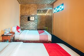 OYO 644 Grand Yustik Selabintana