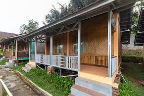 OYO 644 Grand Yustik Selabintana